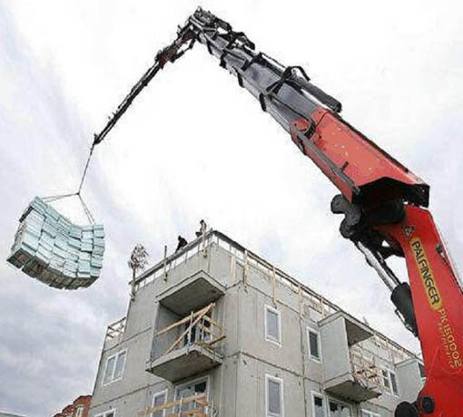 Аренда крана-манипулятора в Санкт-Петербурге для Ваших строительных задач.