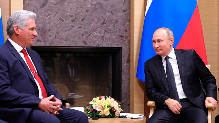 ПРЕЗИДЕНТ КУБЫ МИГЕЛЬ ДИАС-ШАНЕЛЬ (СЛЕВА) И ПРЕЗИДЕНТ РОССИИ ВЛАДИМИР ПУТИН. ФОТО:KREMLIN POOL /GLOBALLOOKPRESS 