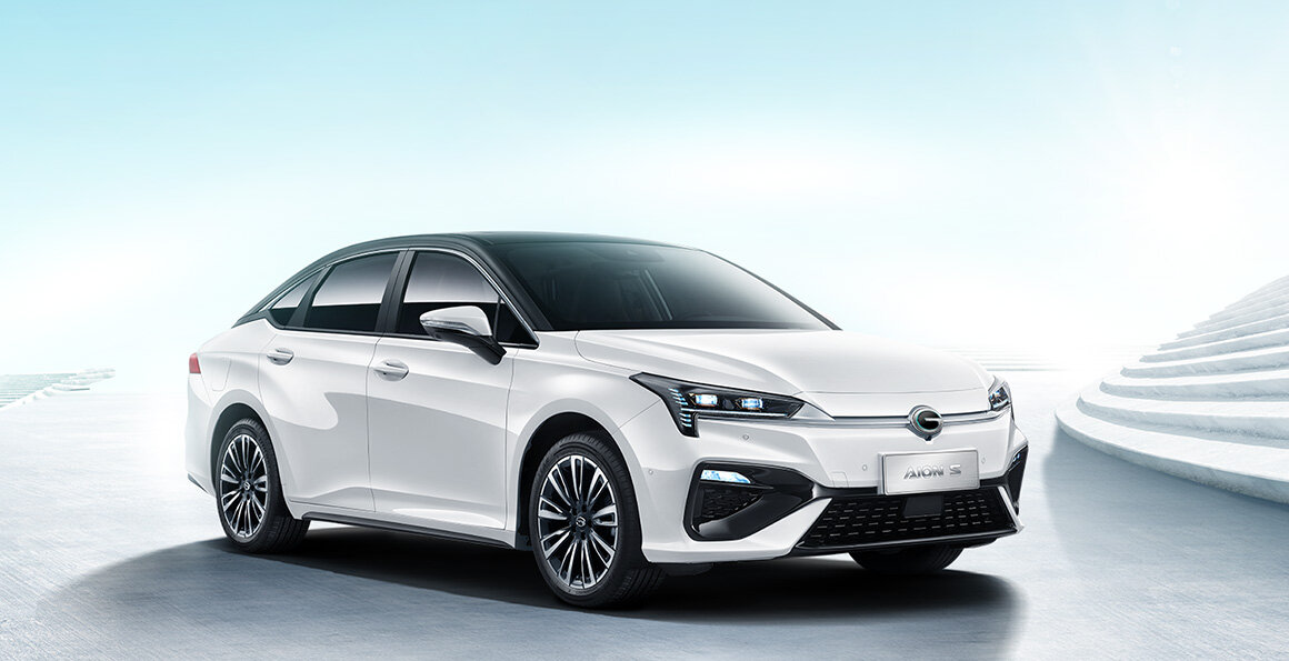 Модель вышла в 2022 году и была разработана на GAC Electric Platform – собственной платформе компании, созданной специально для электрических автомобилей. 