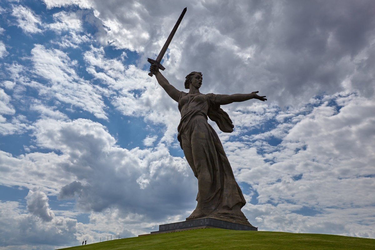 фото скульптура родина мать в санкт петербурге