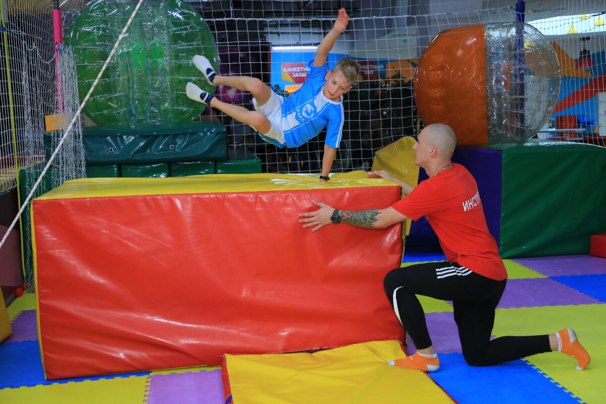 Занятие по паркуру в центре НЕБО СПОРТ