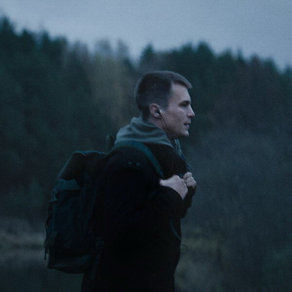     Иван Янковский и Мила Ершова занимаются поиском пропавших людей в тизере «Плейлиста волонтера»