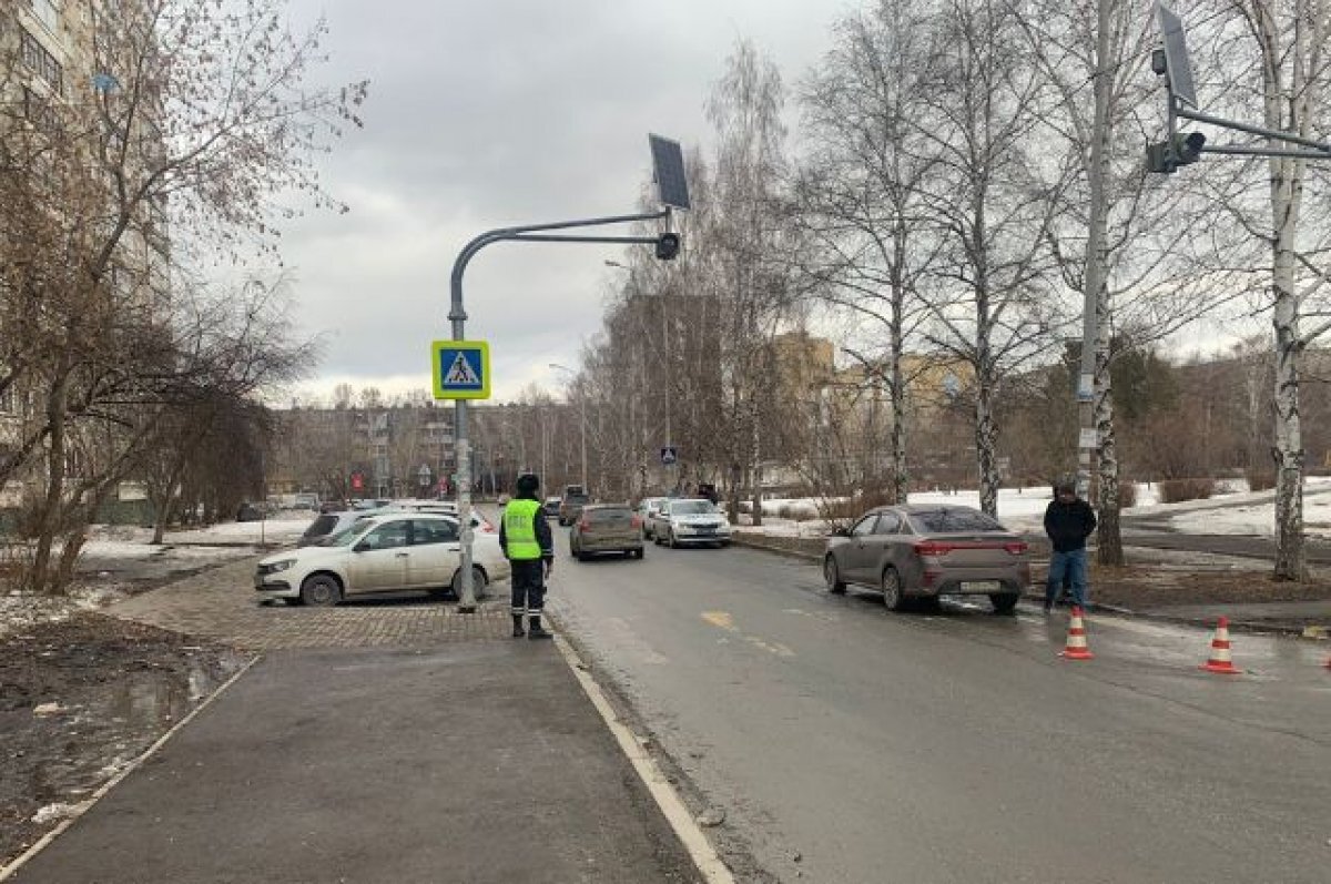    В Екатеринбурге водитель не заметил 9-летнюю девочку на пешеходном переходе