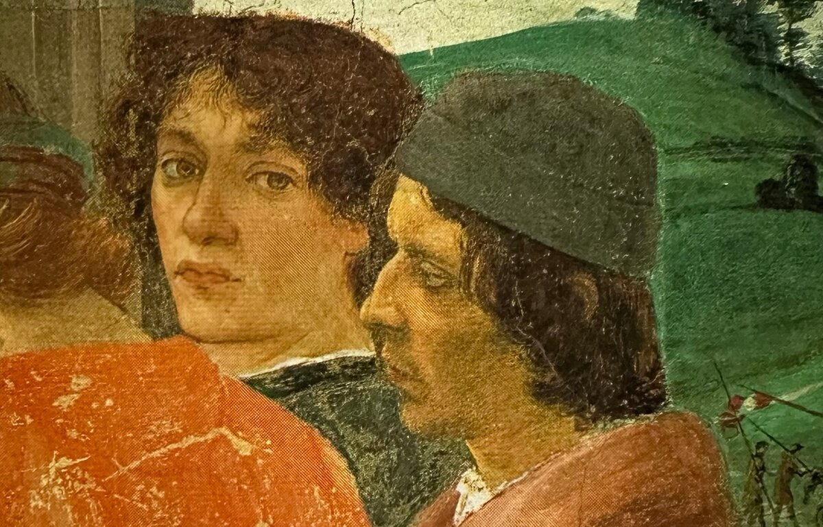 Фрагмент картины «Распятие святого Петра» (1481-83) Филиппино Липпи, на которой, как полагают, изображен Боттичелли (он смотрит прямо на зрителя).
