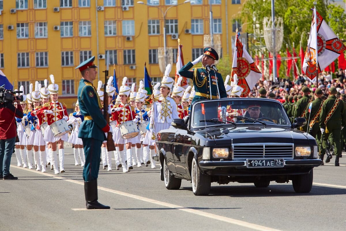 Парадный командир. Фото от Минобороны.