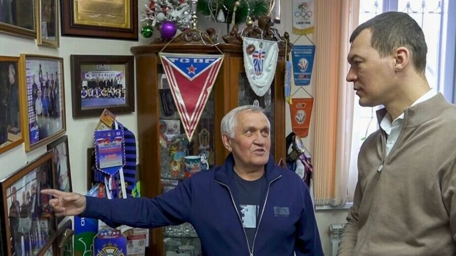     Губернатор региона обсудил с руководством дирекции региональной федерации бокса.