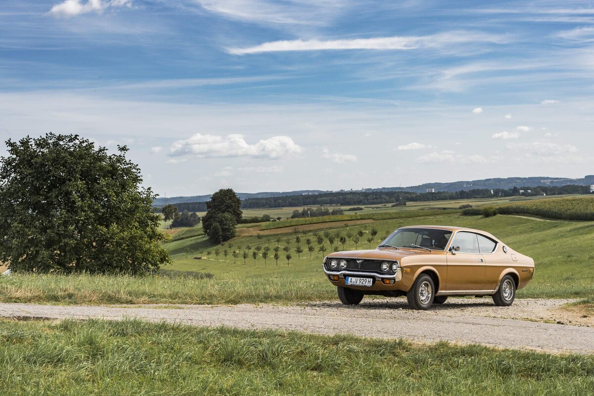      Mazda 929 1974 года