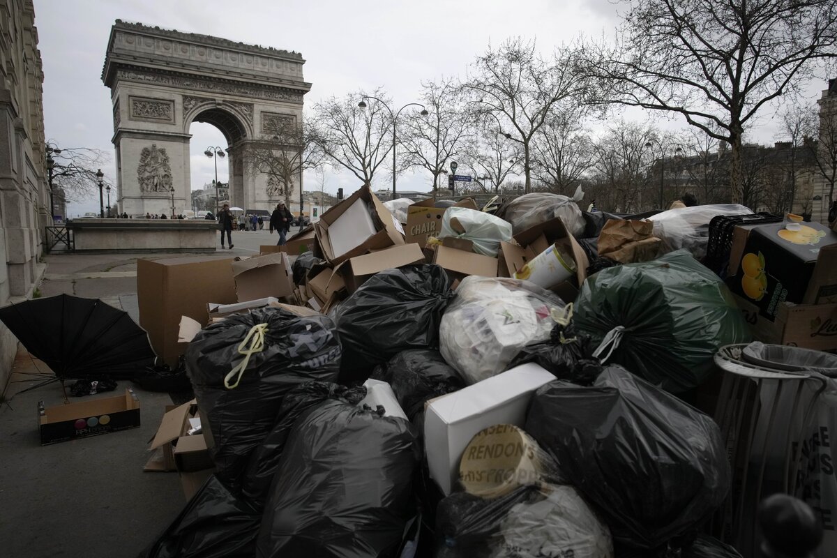 Paris news. Забастовка мусорщиков в Париже.