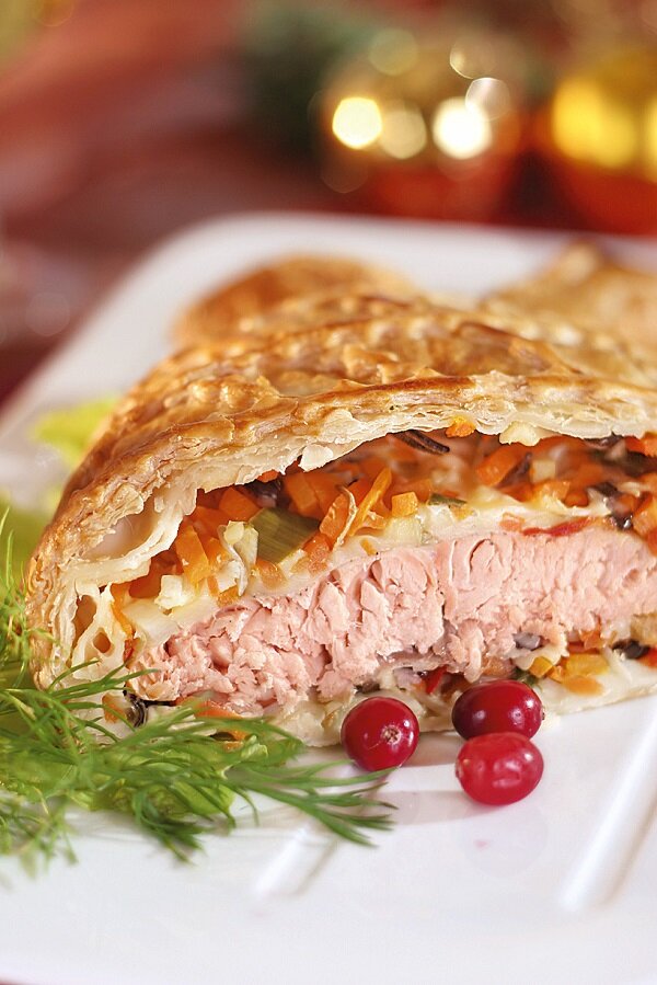 Рыбный пирог. Пирог с рыбной консервой и рисом. Самарский луково-рыбный пирог. Рыбник поморский пирог. Рыбник поморский пирог.