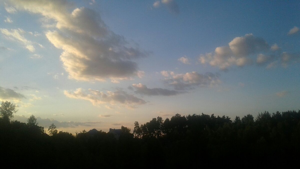 4.07.2022. Облака над карьером.