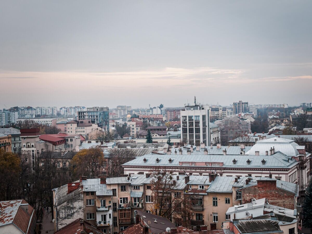    Вид на Ивано-Франковск© iStock.com / V&G Studio