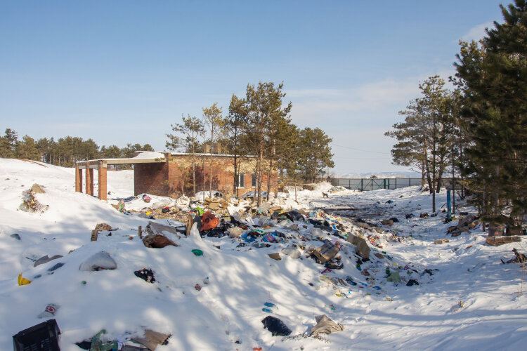  Поиск и расчистка свалок выходит городу в «копеечку». Работа «газелек» обходится в среднем 10 тыс. рублей, а последующая за ними уборка «оврагов» стоит бюджету дополнительных 50 тыс. рублей Фото: «БИЗНЕС Online»