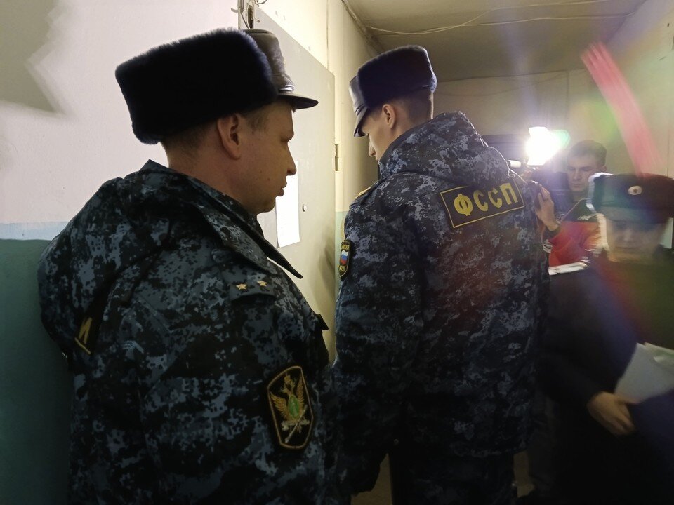     Хозяйка псарни заперлась в квартире и никого не впускала и не выпускала Наталья АРТЯКОВА