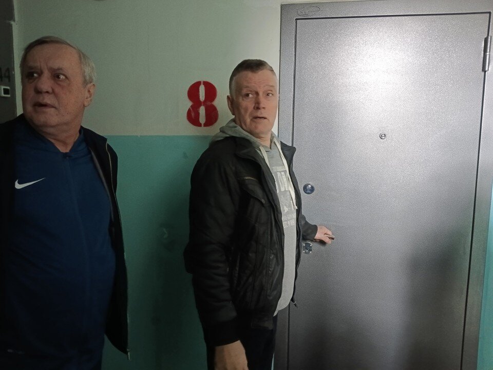     Соседи предлагали свою помощь, чтобы быстрее избавиться от псарни в квартире Галины Наталья АРТЯКОВА