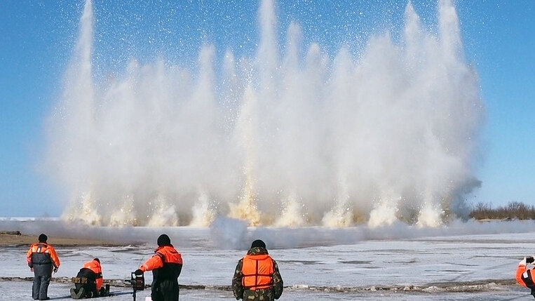    Спасатели озвучили сроки подрыва льда на водоёмах Югры