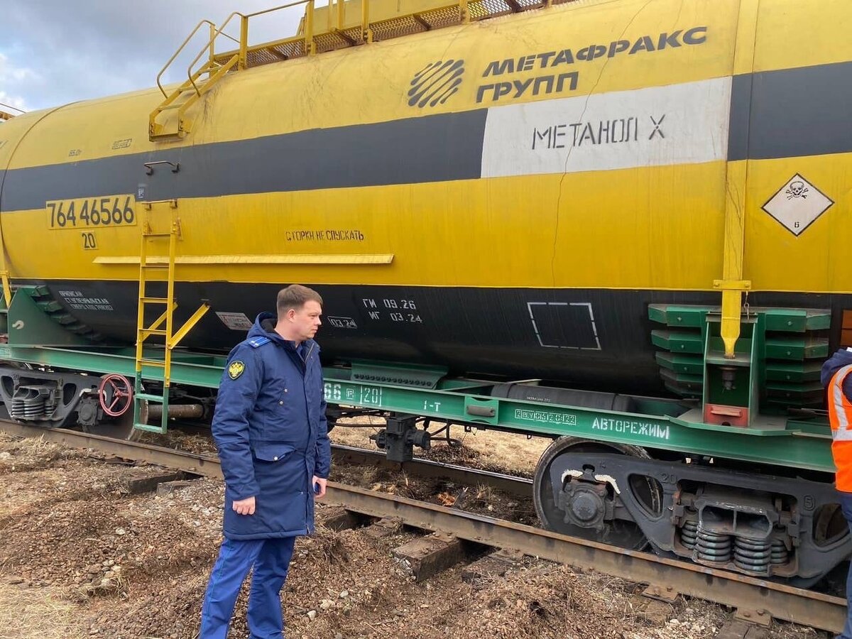 Под Нижнекамском с рельс сошли грузовые вагоны с метанолом | Новости  Татарстана | Дзен