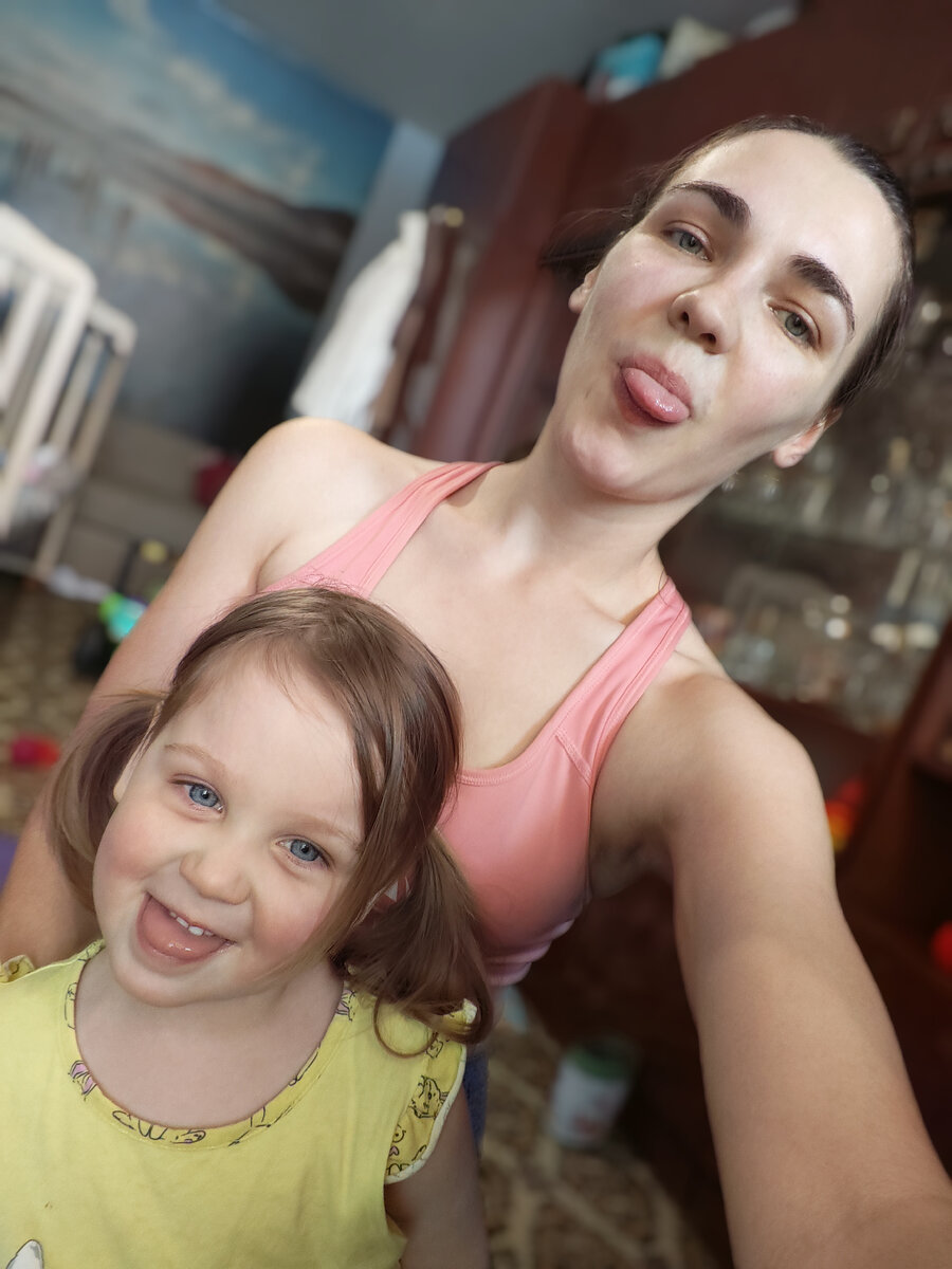 Поля, покажи язык!🤣