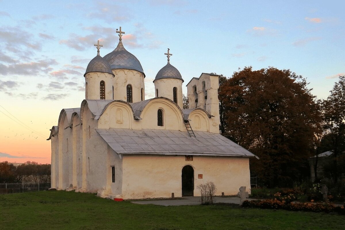 Церкви и монастыри Пскова