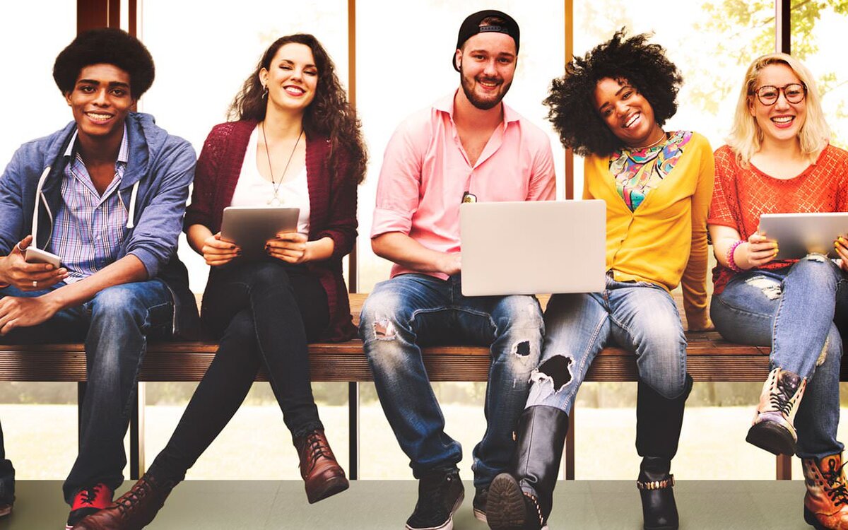 Для создания иллюстраций использовались материалы из сервиса Яндекс.Картинки.