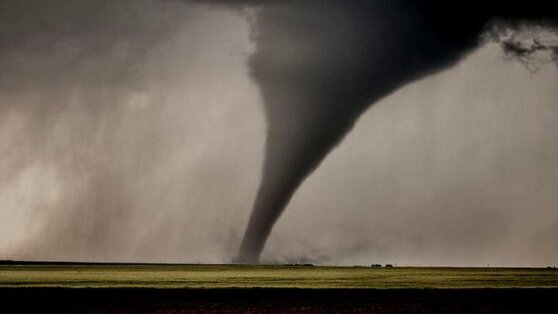    70 тысяч домов остались без света из-за торнадо в Арканзасе Сергей Бунеев