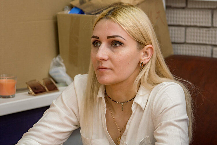    Екатерина Шульга: «Нас объединяет желание помочь нашим бойцам, приблизить им победу, поднять их боевой дух, чтобы они знали: они не одни, с ними мы, кто их поддерживает и ждет»