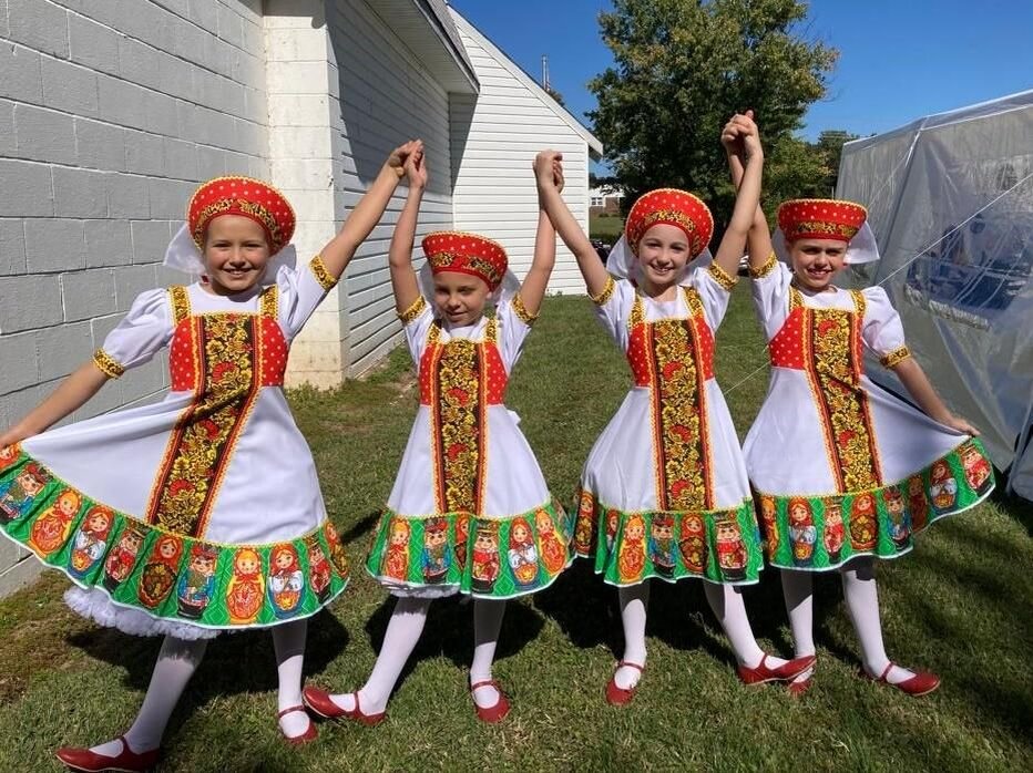 Матрёшки. Танцы.