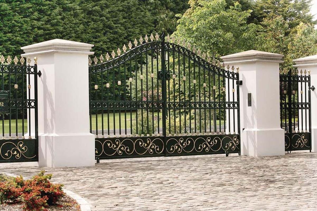 Металлические ворота и калитки. Фото 1.