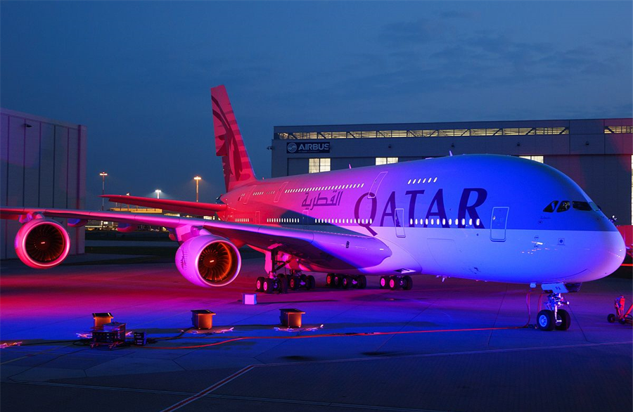 Airbus a380. Самолет Аэробус а380. Airbus a380 Qatar. Airbus a380-861 Qatar. Аэробус а380 катарских авиалиний.