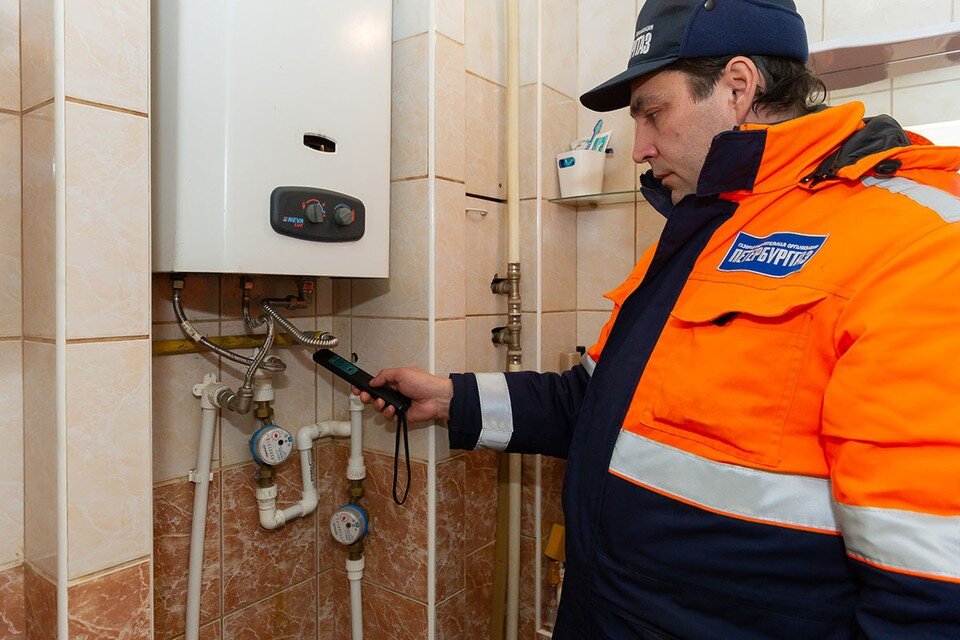     Треть россиян призналась, что не пускает в квартиры и дома работников ЖКХ Олег ЗОЛОТО