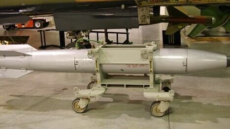     Одна из американских термоядерных бомб B61, которые находятся на хранении на авиабазе «Фолкел» в Нидерландах, вероятно, была повреждена в результате недавнего инцидента.