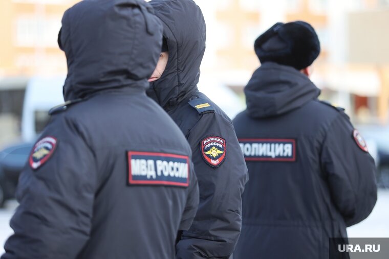    Место обнаружения трупа оцепили силовики