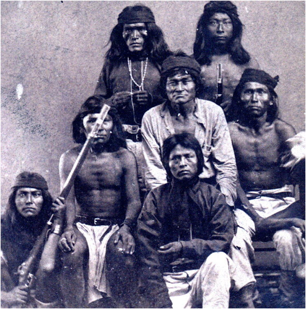 Племена москвы. Индейцы Северной Америки племена Апачи. Индейцы Апачи Навахо. Индейцы племени Апачи. Апачи (народность).