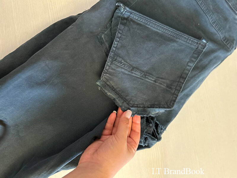 Сделай сам: обновляем джинсы классными вырезами | BURO.