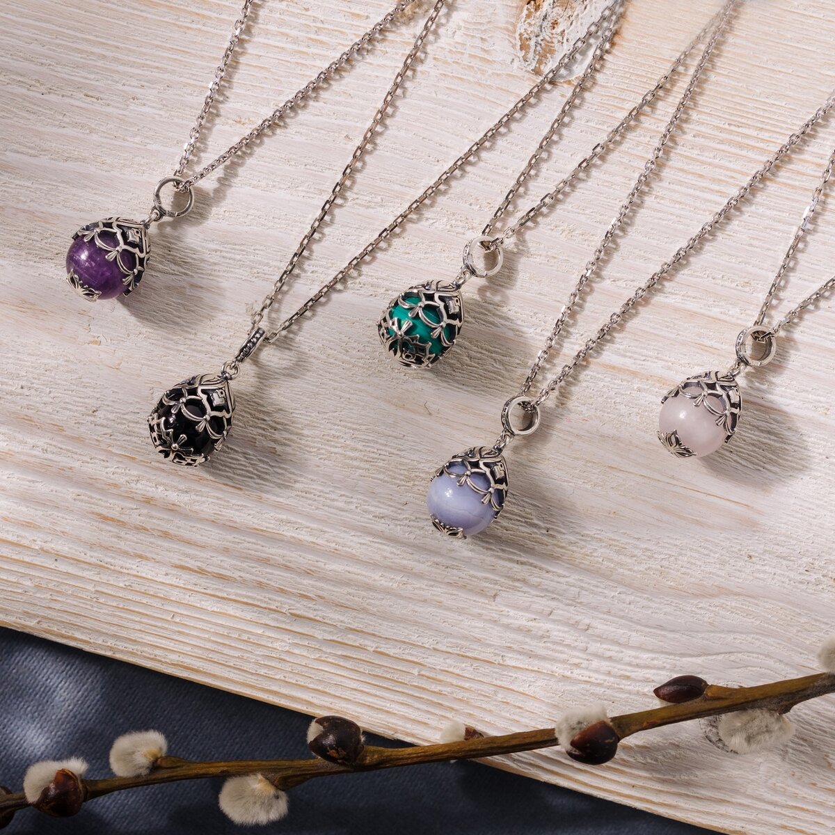 Подвеска из серебра со вставкой из поделочного камня "Пасхальное яйцо" арт. 2698114 и арт. 2698115