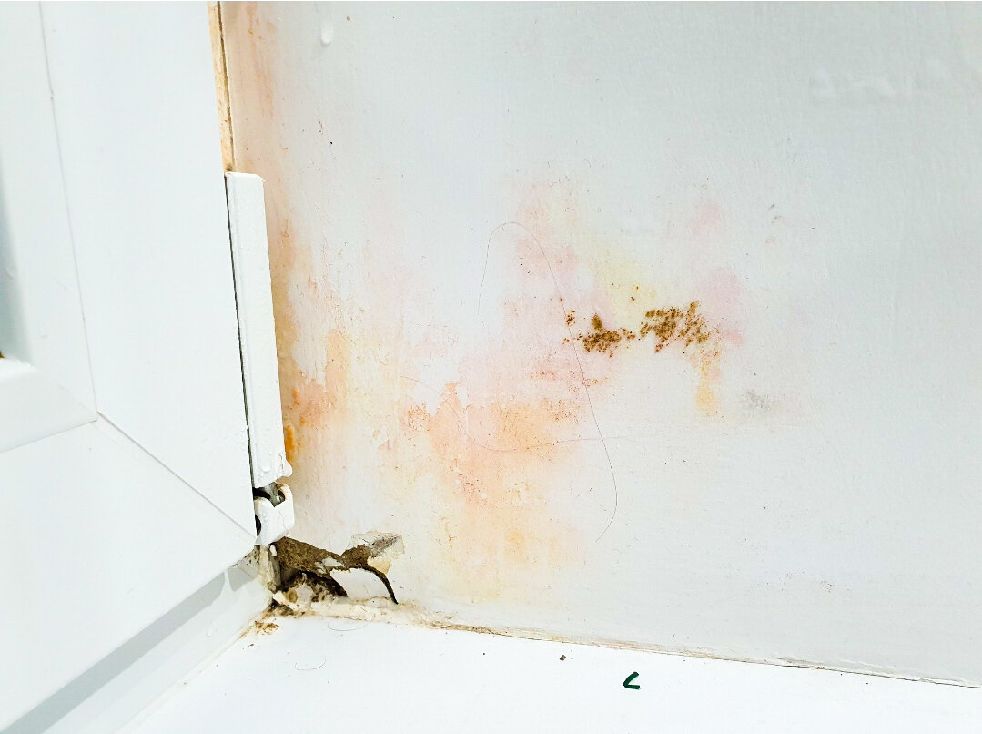 Вот такие откосы теперь... Переделывать придётся полностью