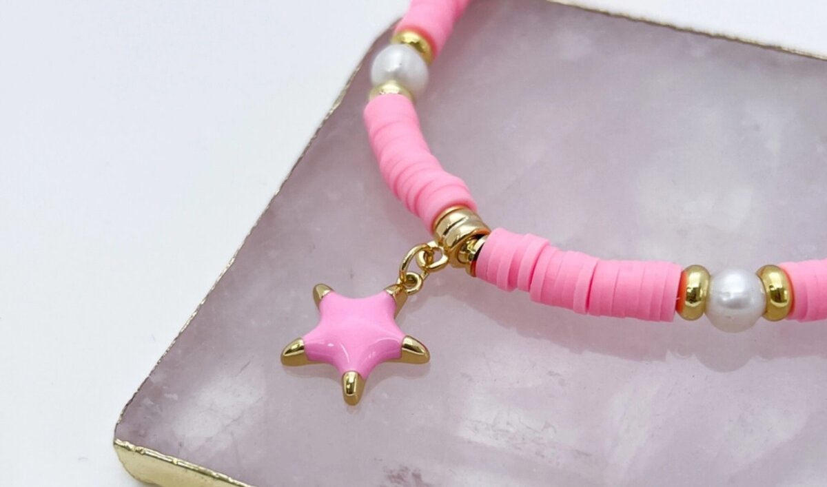 Летний чокер из каучуковых бусин