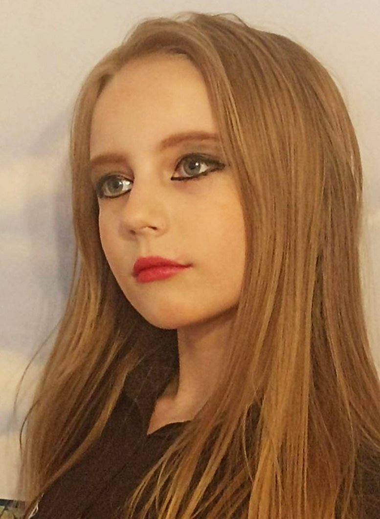    Алиса Теплякова сделала взрослый макияжСоцсети