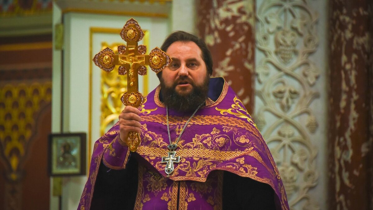     В Новочеркасске распятие Иисуса Христа стало кровоточить в Патриаршем Вознесенском войсковом всеказачьем соборе, пишут СМИ.