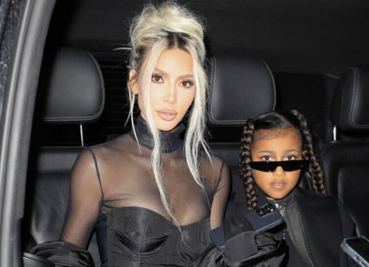    Дочь Ким Кардашьян и Канье Уэста выступила на подтанцовке у Кэти Перри