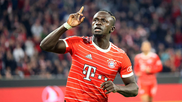 ✏️По данным источников, форвард сказал друзьям, что скучает по «Ливерпулю» и очень хочет вернуться в АПЛ.
✏️Ранее журналист Флориан Плеттенберг сообщил, что «Бавария» сделает всё возможное, чтобы избавиться от Садио Мане летом. У главного тренера клуба Томаса Тухеля нет планов на Мане, поскольку он не вписывается в его систему.
✏️Напомним, ранее у Мане случился конфликт с одноклубником Лероем Сане после поражения в матче Лиги чемпионов с «Манчестер Сити» (0:3), что тоже сильно повлияло на желание сенегальца 
покинуть клуб. 