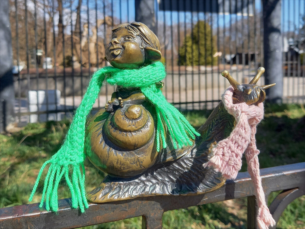 Калининград. Малышка Уля у зоопарка