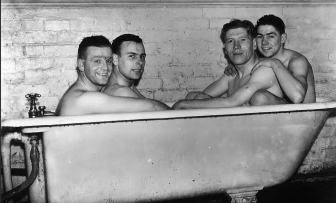 Солдаты моются в бане. Men communal Bath. Bathing Vintage men. Taking Shower together. Vintage guys.