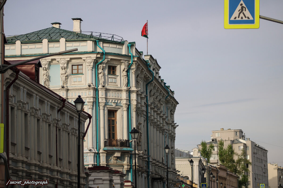 Усадьба Румянцева-Задунайского, или Все каменные девы посольства Белоруссии  | Тайный фотограф Москвы | Дзен