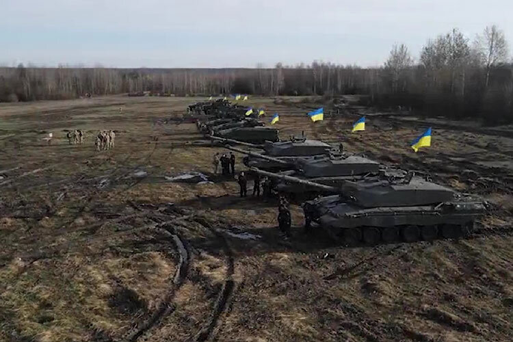    Киев получил боеприпасы с обедненным ураном из Великобритании, всего 3 тыс. снарядов для танка Challenger 2 Фото: © Cover Images / Keystone Press Agency / www.globallookpress.com