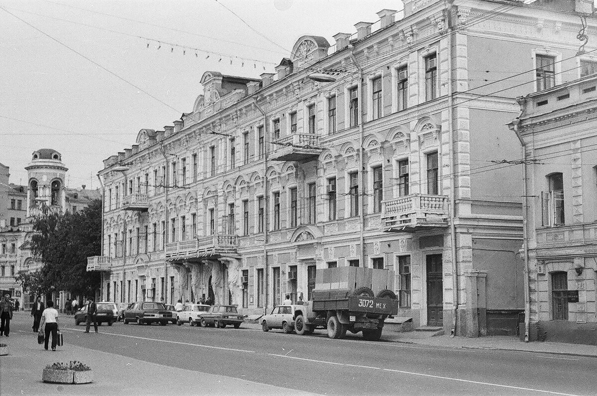 Атланты на Солянке — Басмания