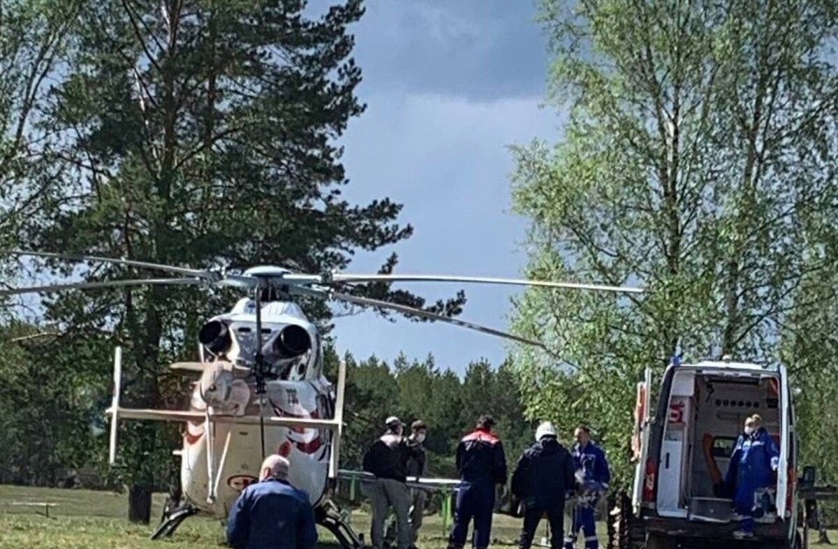 В деревне под Нижним Новгородом было совершено покушение на писателя Захара Прилепина. По предварительным данным, в автомобиль была заложена бомба.-2