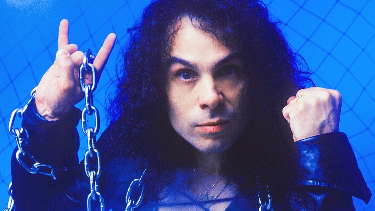 Ронни Джеймс Дио