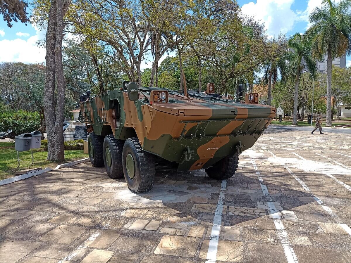    Бразильский бронетранспортер GuaraniCC BY-SA 4.0 / Diegobiavati / Viatura Blindada de Transporte de Pessoal Guarani