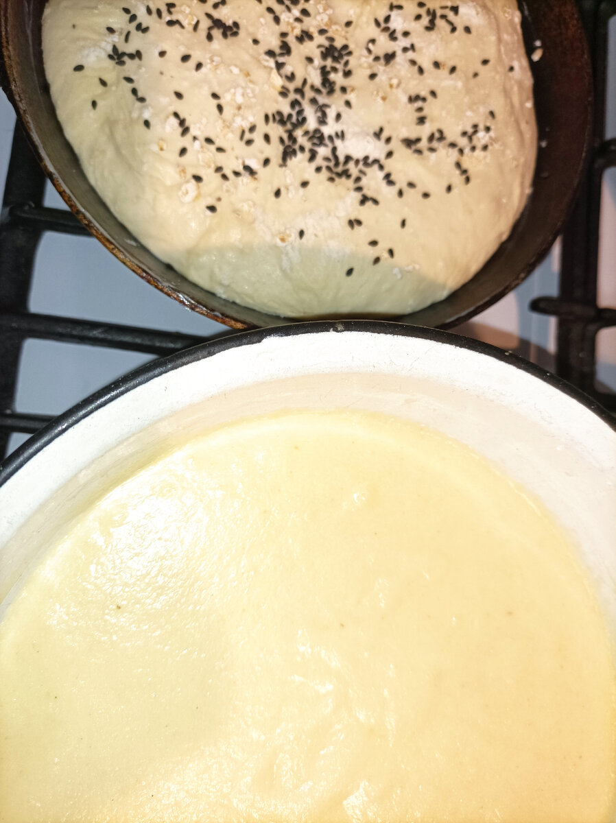 Сверху хлеб, снизу манник