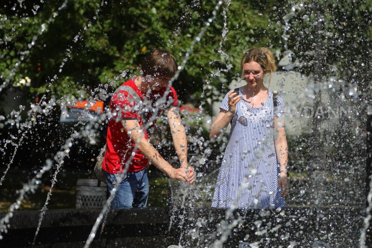 Какое ожидается лето 24 года. Жаркое лето. Аномально жаркое лето. Аномальная жара. Лето 2010 года аномальная жара Воронеж.